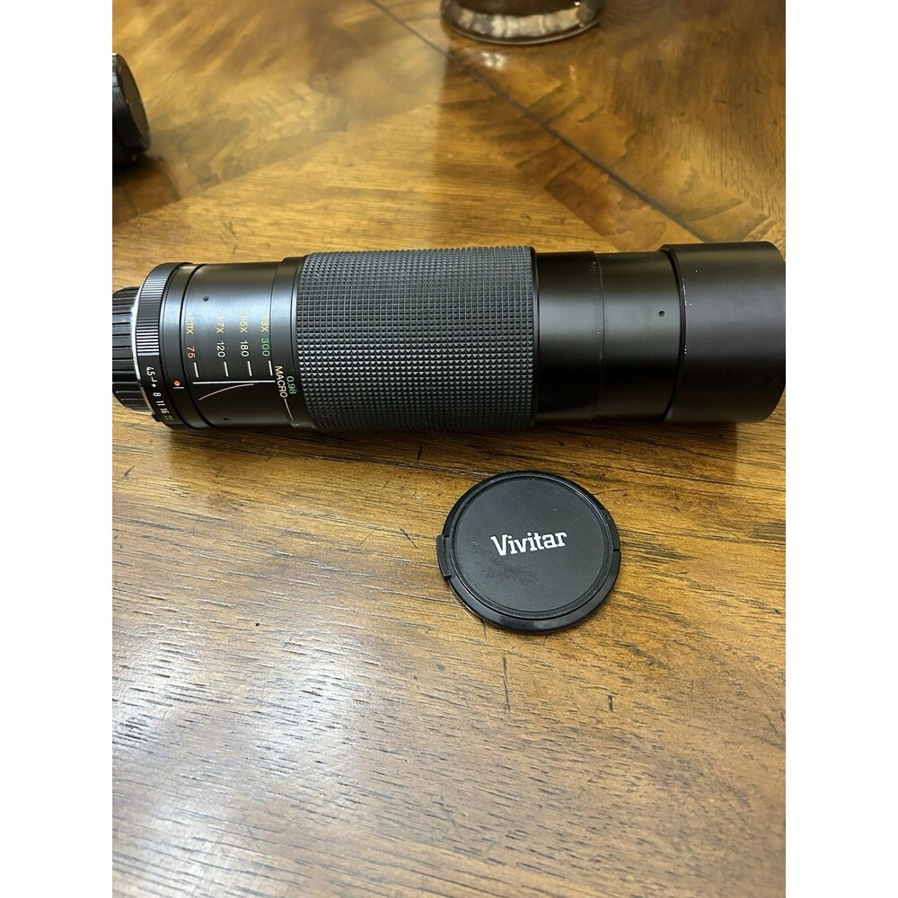 Vivitar 75-300mm f/4.5-5.6 MC Macro Focusing Zoom Lens.
